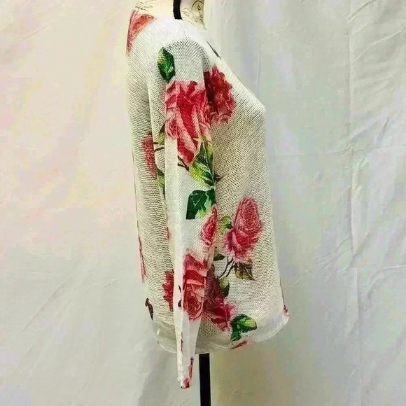 Leonardo sweater white with roses size small - Picture 6 of 13